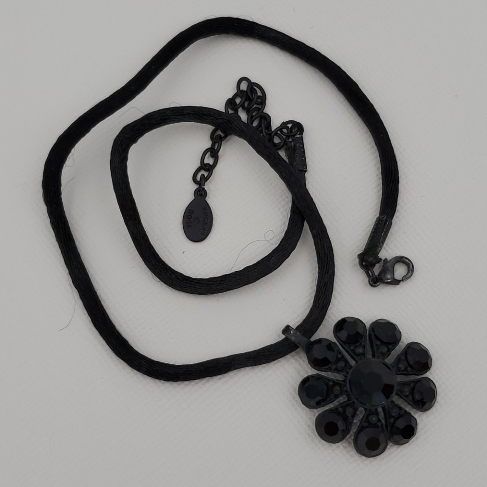 Robert Rose Black Rhinestone Flower Necklace - Picture 3 of 7